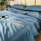 🛏️50% KORTING❄️Alsof je elke zomernacht in een ijskoude gletsjerspleet kruipt die je lakens zelf schoon wast! Deze 4-delige verkoelende set voelt als zijde, ademt als katoen, en maakt van je bed een koel eiland.