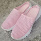 🌿 Ademende gaasslippers voor casual comfort.